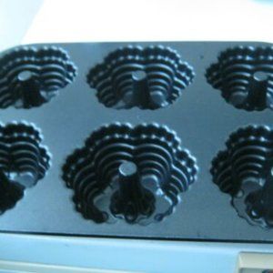 Nordic Ware Festival Bundt Muffin Pan